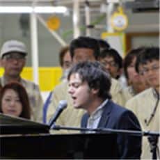 Jamie Cullum visits Yamaha Kakegawa and Iwata Factory