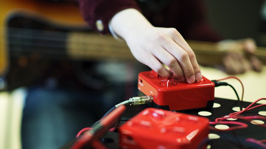 SessionCake - Overview - Guitar Amps - Products - Guitars