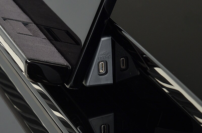 USB TYPE C CONNECTION
