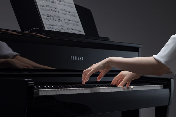 最安価格 ☆63643【電子ピアノ】YAMAHA CLP745B 21年製