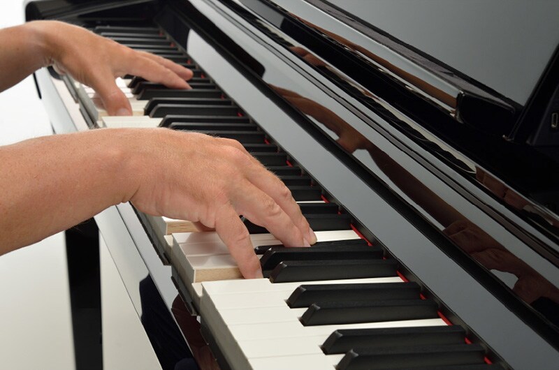 CSP-275 - Overview - Clavinova - Products - Pianos - Musical